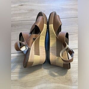 Wolky women’s wedge sandals size 39 (8)